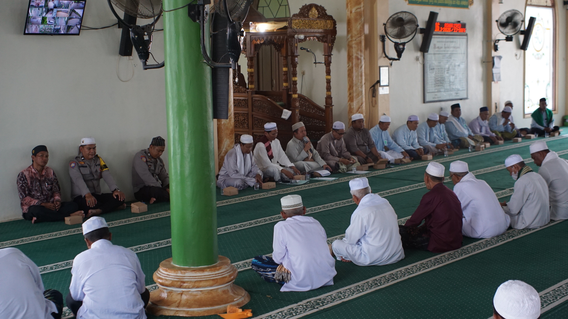 Ketua Umum MUI Barito Kuala Sosialisasikan Fatwa MUI kepada MUI Kecamatan se-Barito Kuala di Bakumpai